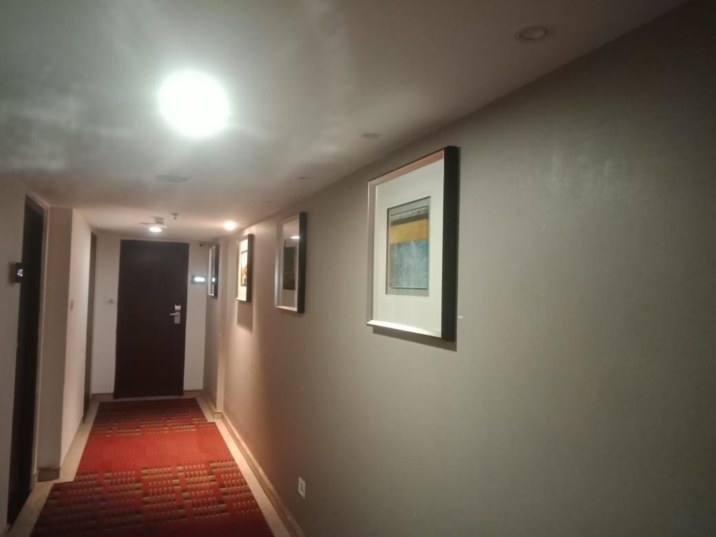 Blossom Rooms Hotel Vashishtha - Free Lunch Or Dinner- Free Breakfast Hyderabad Esterno foto