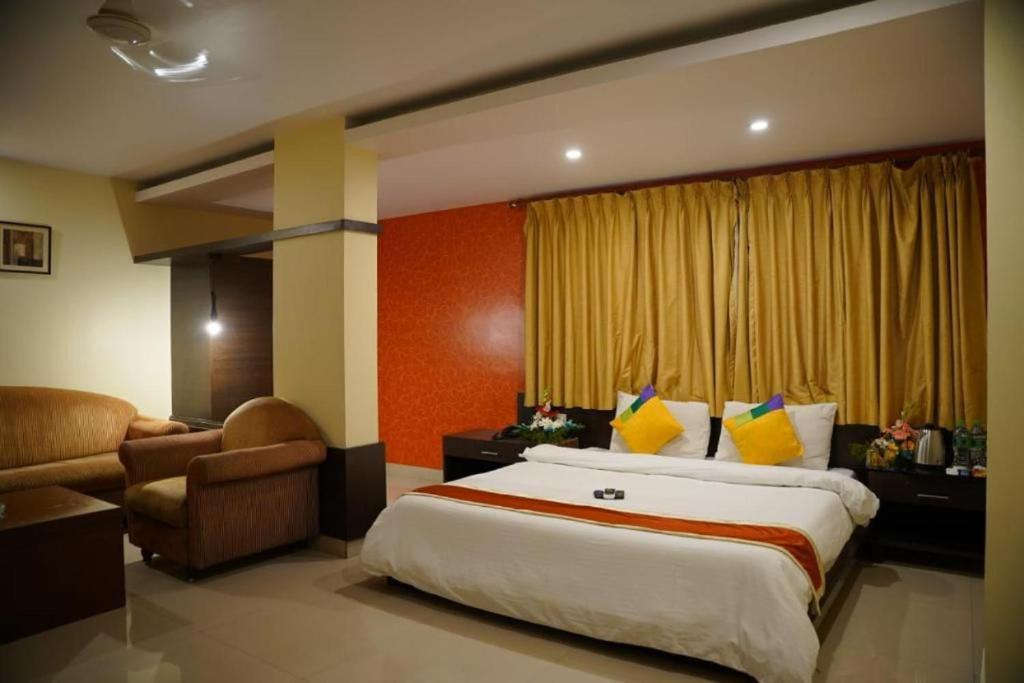 Blossom Rooms Hotel Vashishtha - Free Lunch Or Dinner- Free Breakfast Hyderabad Esterno foto