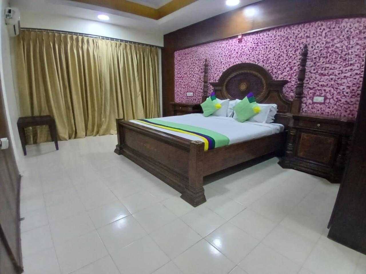 Blossom Rooms Hotel Vashishtha - Free Lunch Or Dinner- Free Breakfast Hyderabad Esterno foto