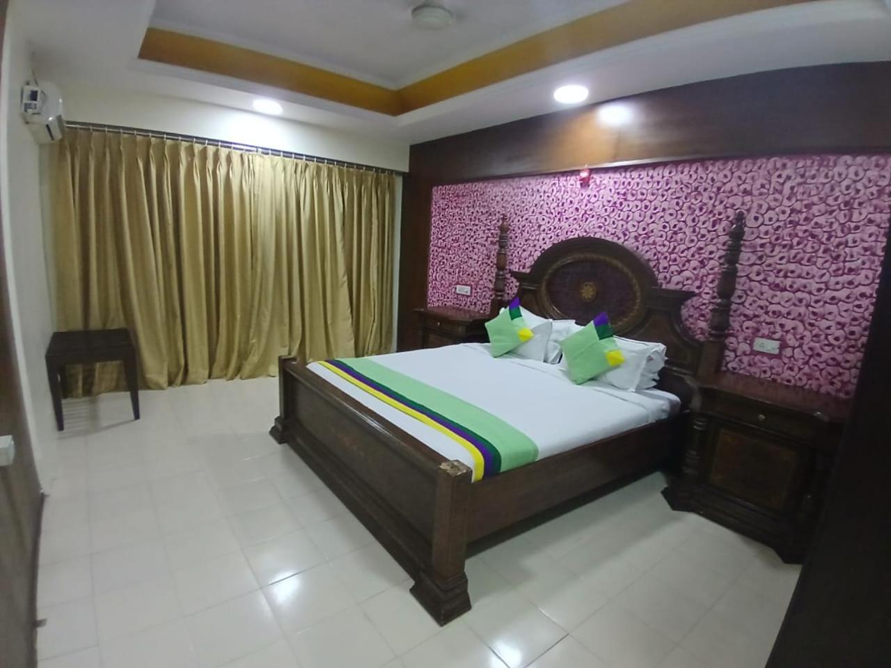 Blossom Rooms Hotel Vashishtha - Free Lunch Or Dinner- Free Breakfast Hyderabad Esterno foto